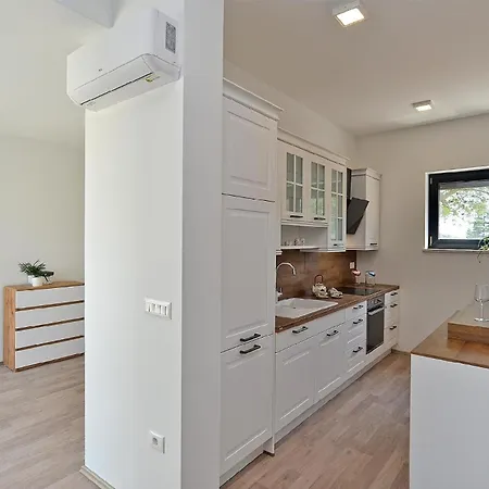 Holiday home Ferienhaus Mit Privatpool Fur 4 Personen Ca 115 Qm In Vintijan, Istrien Istrische Riviera *
