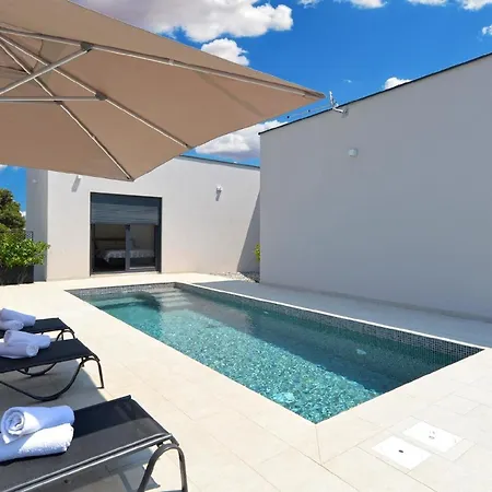 Ferienhaus Mit Privatpool Fur 4 Personen Ca 115 Qm In Vintijan, Istrien Istrische Riviera