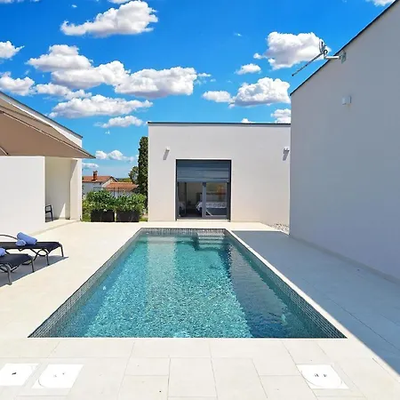 Ferienhaus Mit Privatpool Fur 4 Personen Ca 115 Qm In Vintijan, Istrien Istrische Riviera * Pula