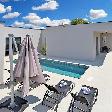 Ferienhaus Mit Privatpool Fur 4 Personen Ca 115 Qm In Vintijan, Istrien Istrische Riviera
