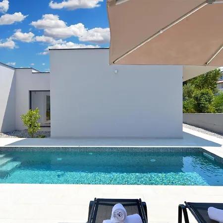 Ferienhaus Mit Privatpool Fur 4 Personen Ca 115 Qm In Vintijan, Istrien Istrische Riviera Pula